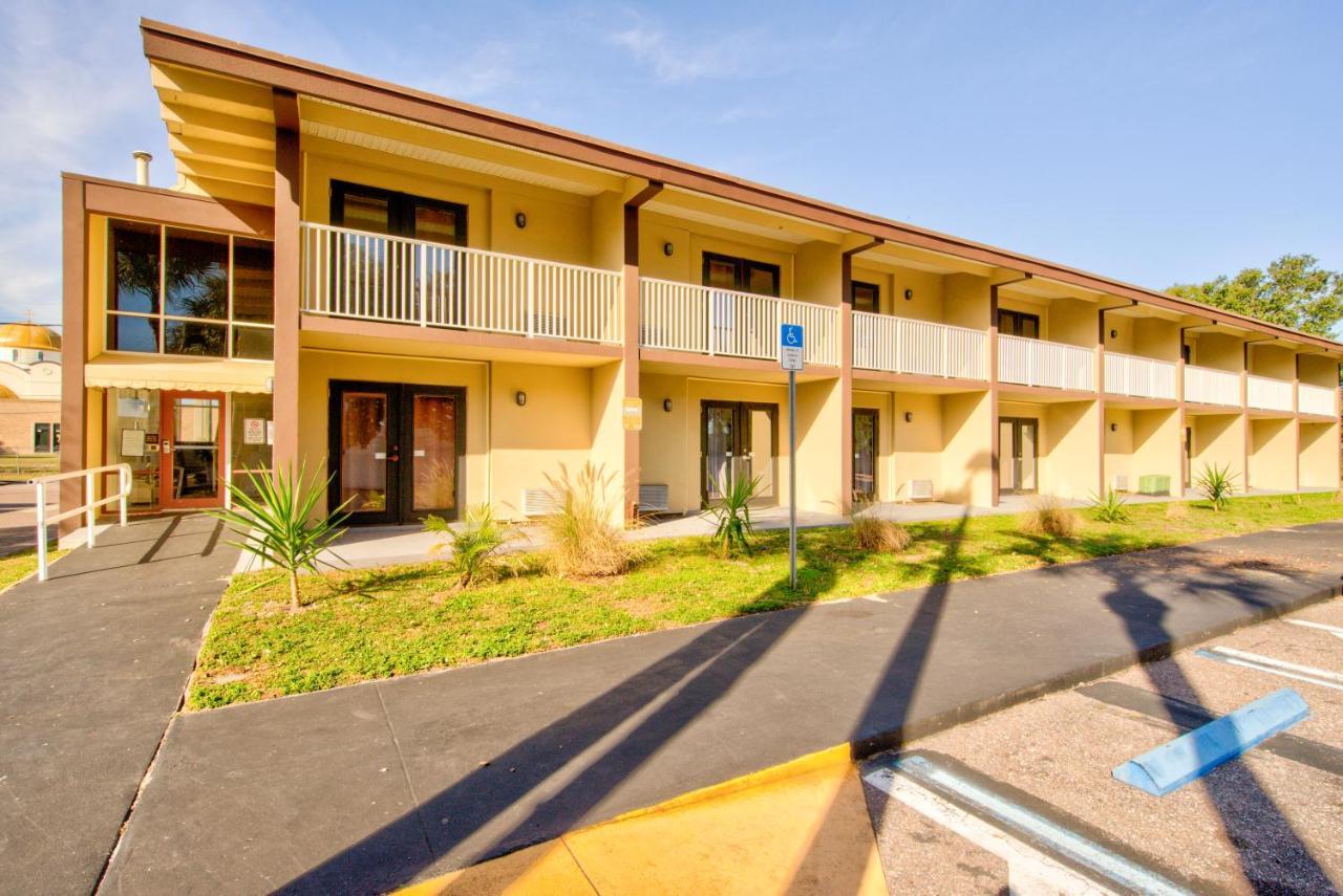 Clearwater Hotel Luaran gambar