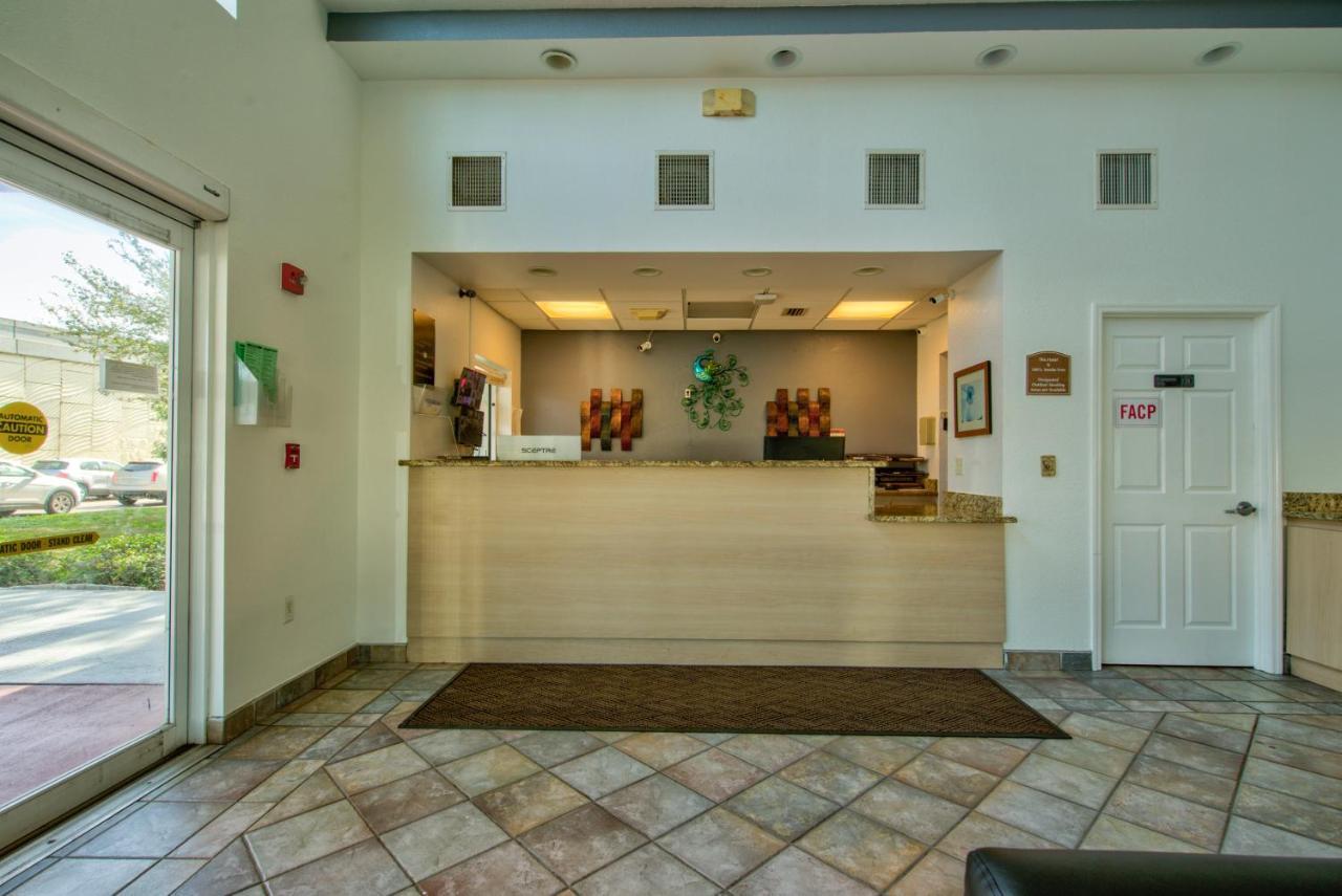 Clearwater Hotel Luaran gambar