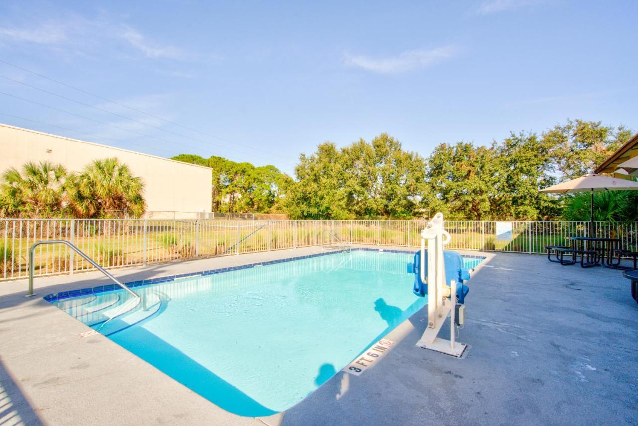 Clearwater Hotel Luaran gambar