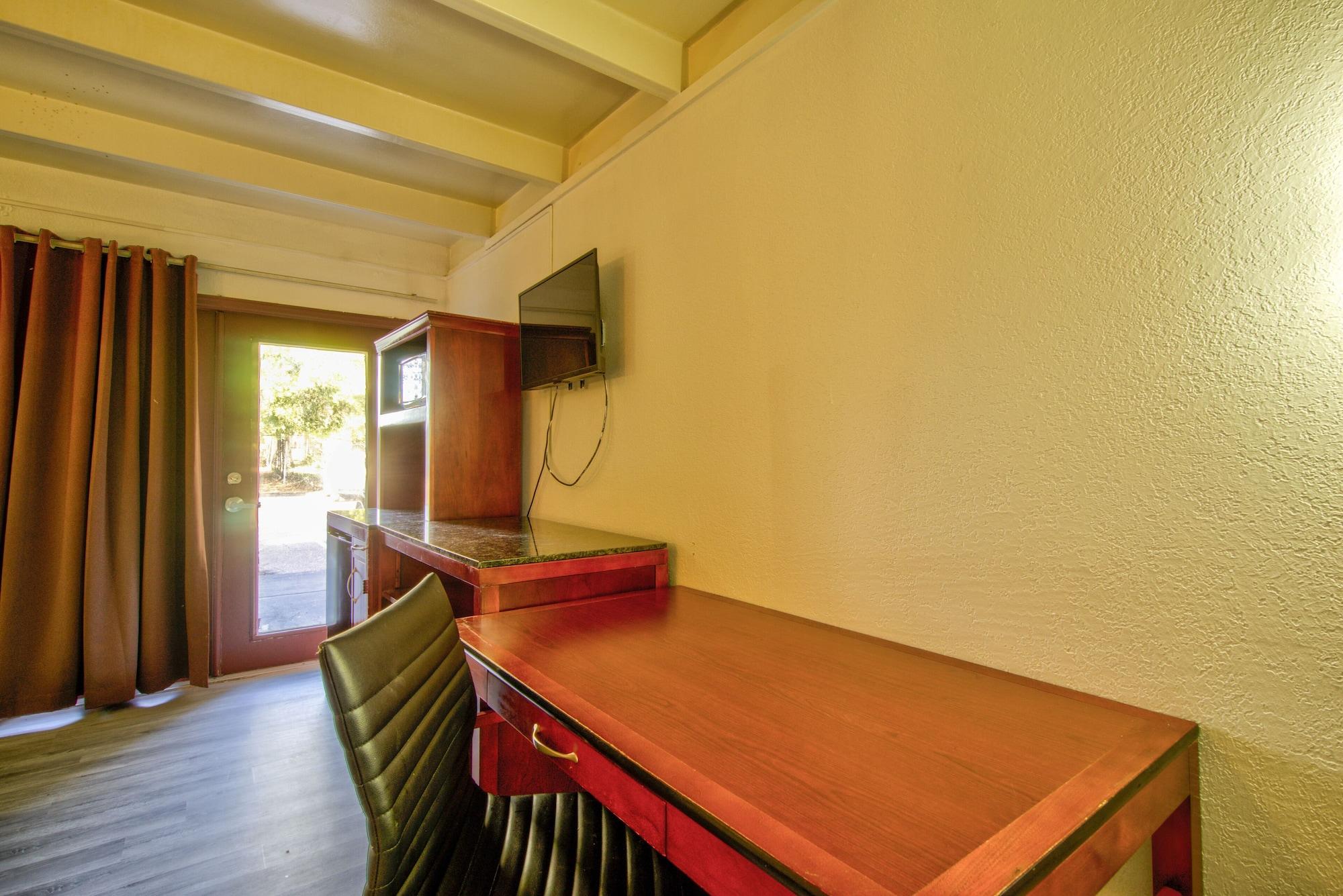 Clearwater Hotel Luaran gambar